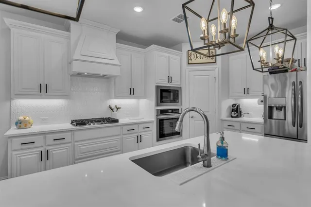 $585,000 | 5400 Bardwell Drive, Denton, TX 76226