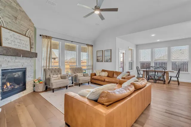 $585,000 | 5400 Bardwell Drive, Denton, TX 76226