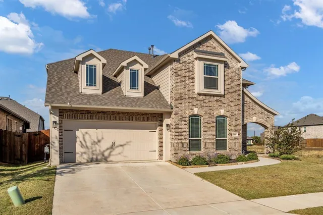 $585,000 | 5400 Bardwell Drive, Denton, TX 76226