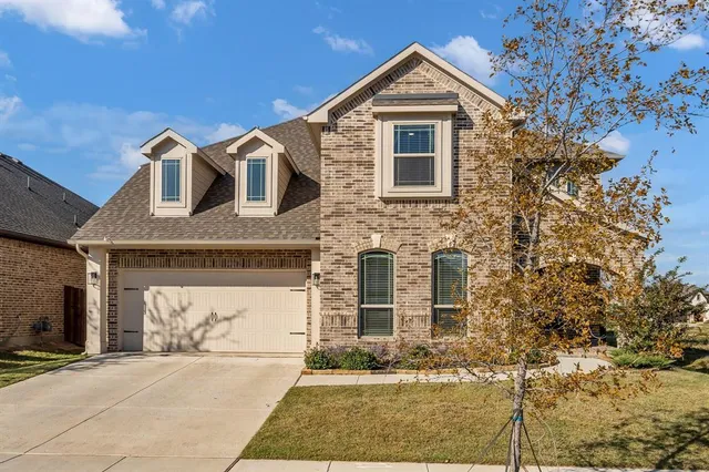 $585,000 | 5400 Bardwell Drive, Denton, TX 76226