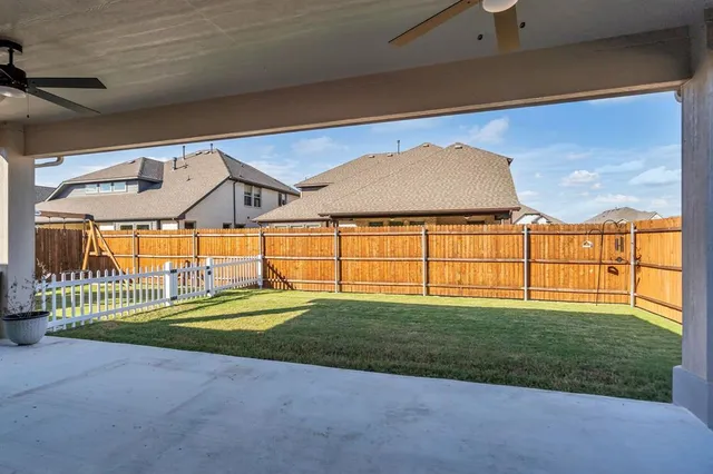 $585,000 | 5400 Bardwell Drive, Denton, TX 76226