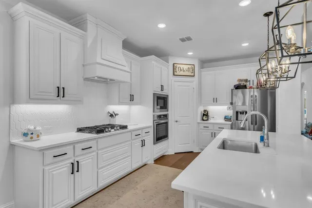 $585,000 | 5400 Bardwell Drive, Denton, TX 76226