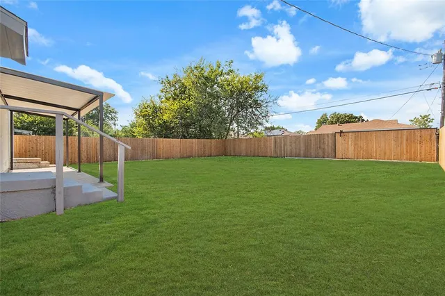 $270,000 | 2017 Village Way, Dallas, TX 75216