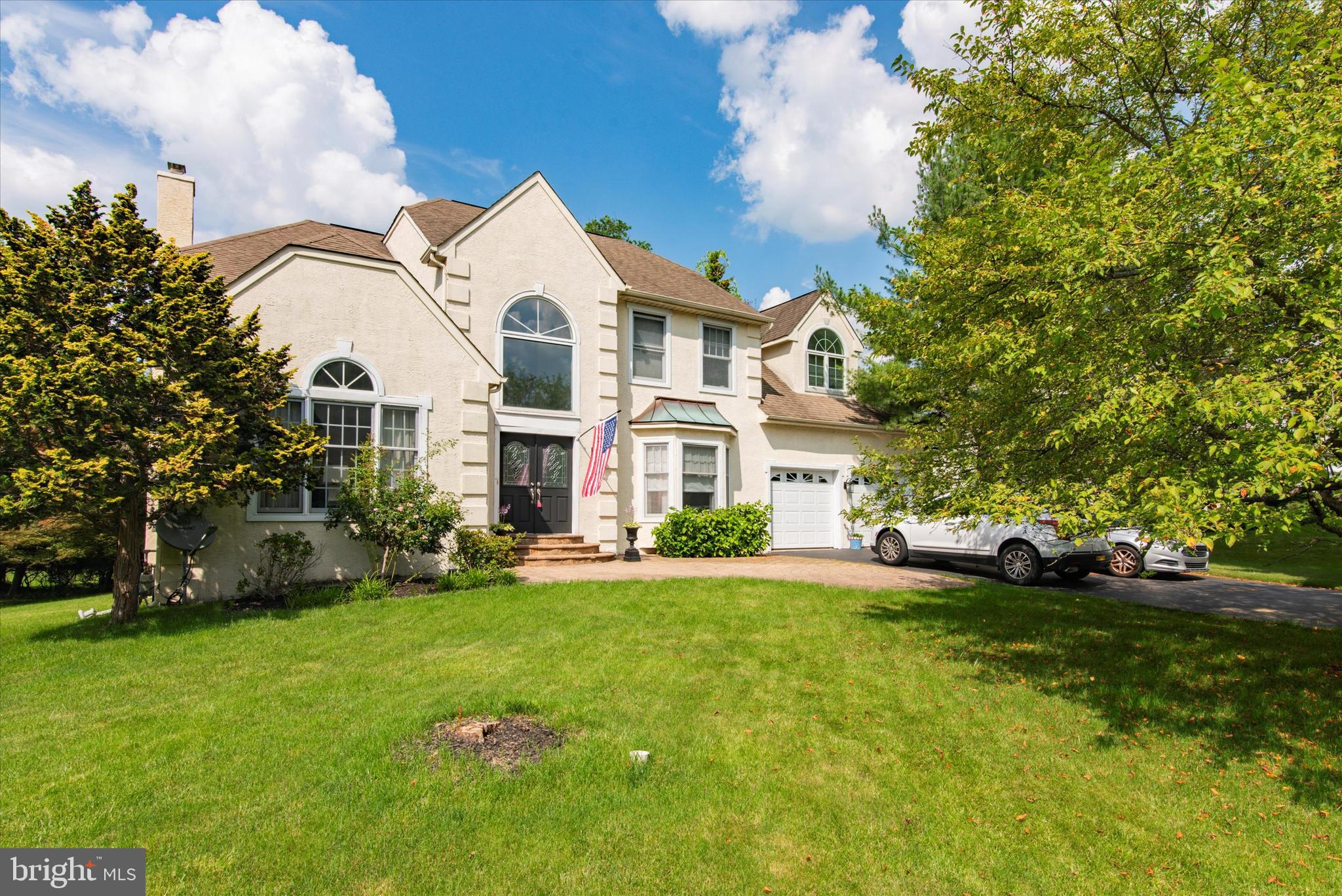 320 Sentry Lane Wayne, PA 19087 - Photo 3 of 35