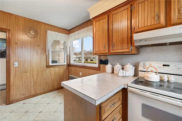 $450,000 | 20 Cleveland Street, West Warwick, RI 02893