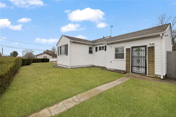 $450,000 | 20 Cleveland Street, West Warwick, RI 02893