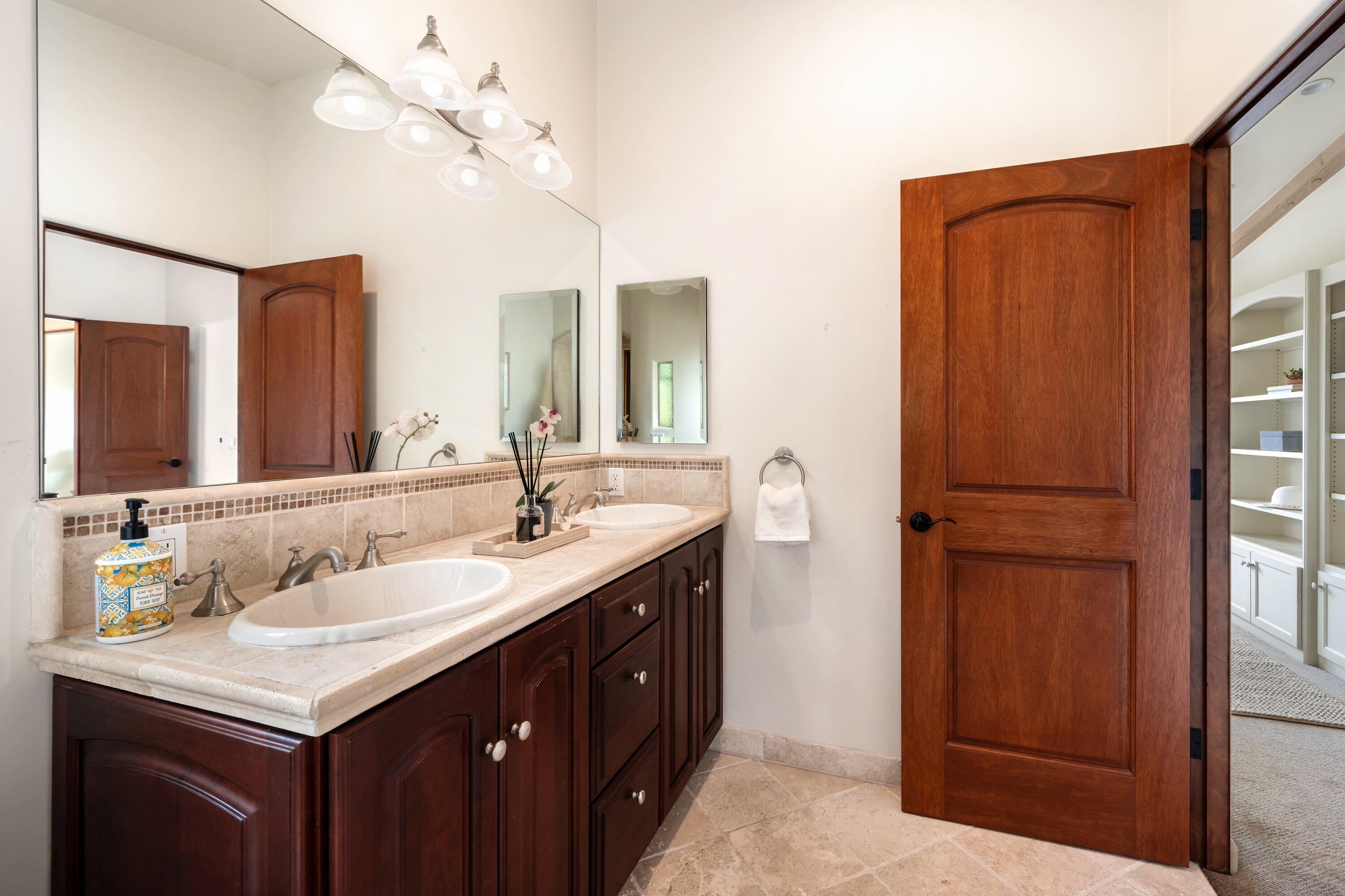 2782 Exeter Place Santa Barbara, CA 93105 - Photo 18 of 39 Primary Bath