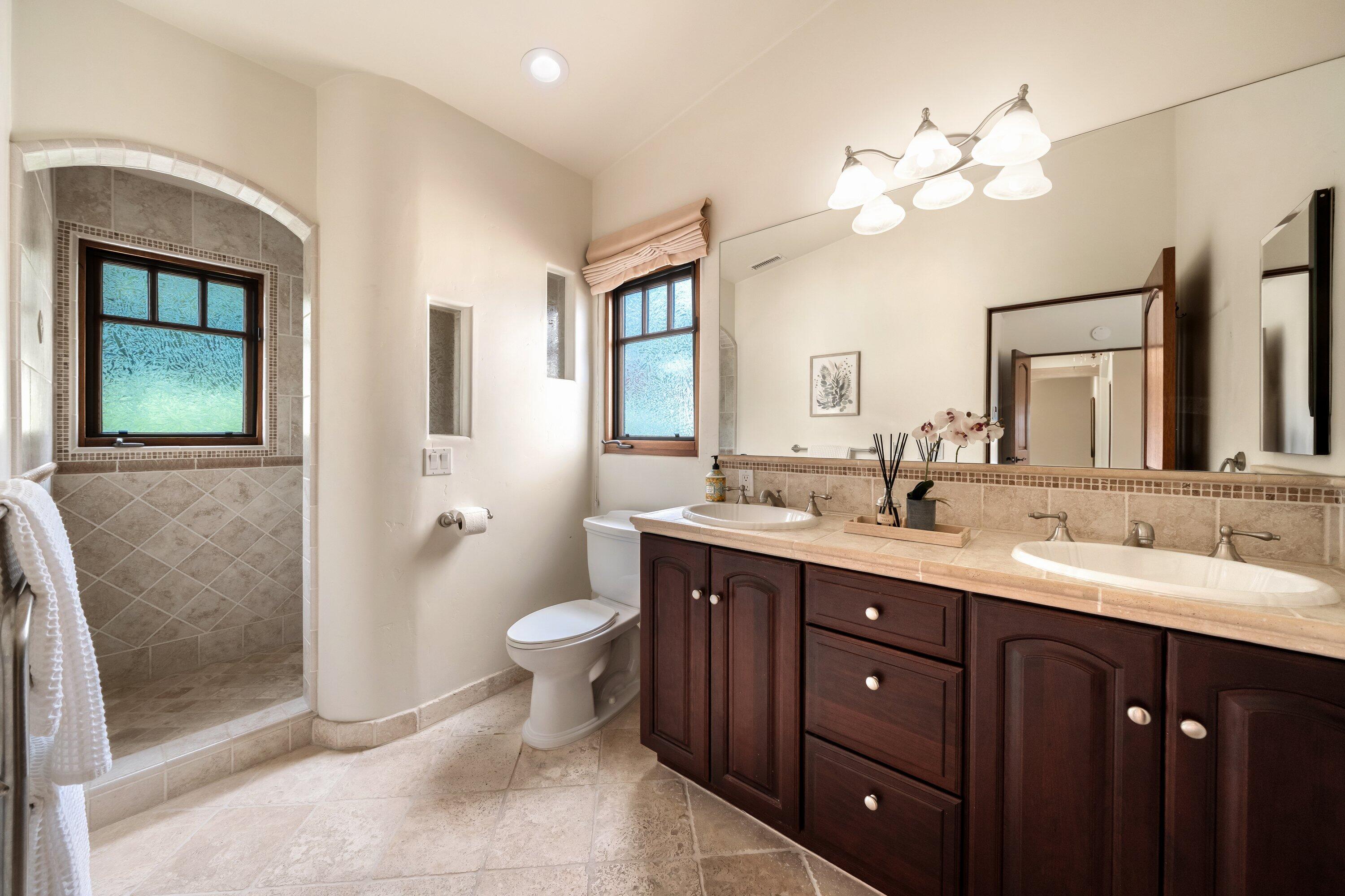 2782 Exeter Place Santa Barbara, CA 93105 - Photo 19 of 39 Primary Bath