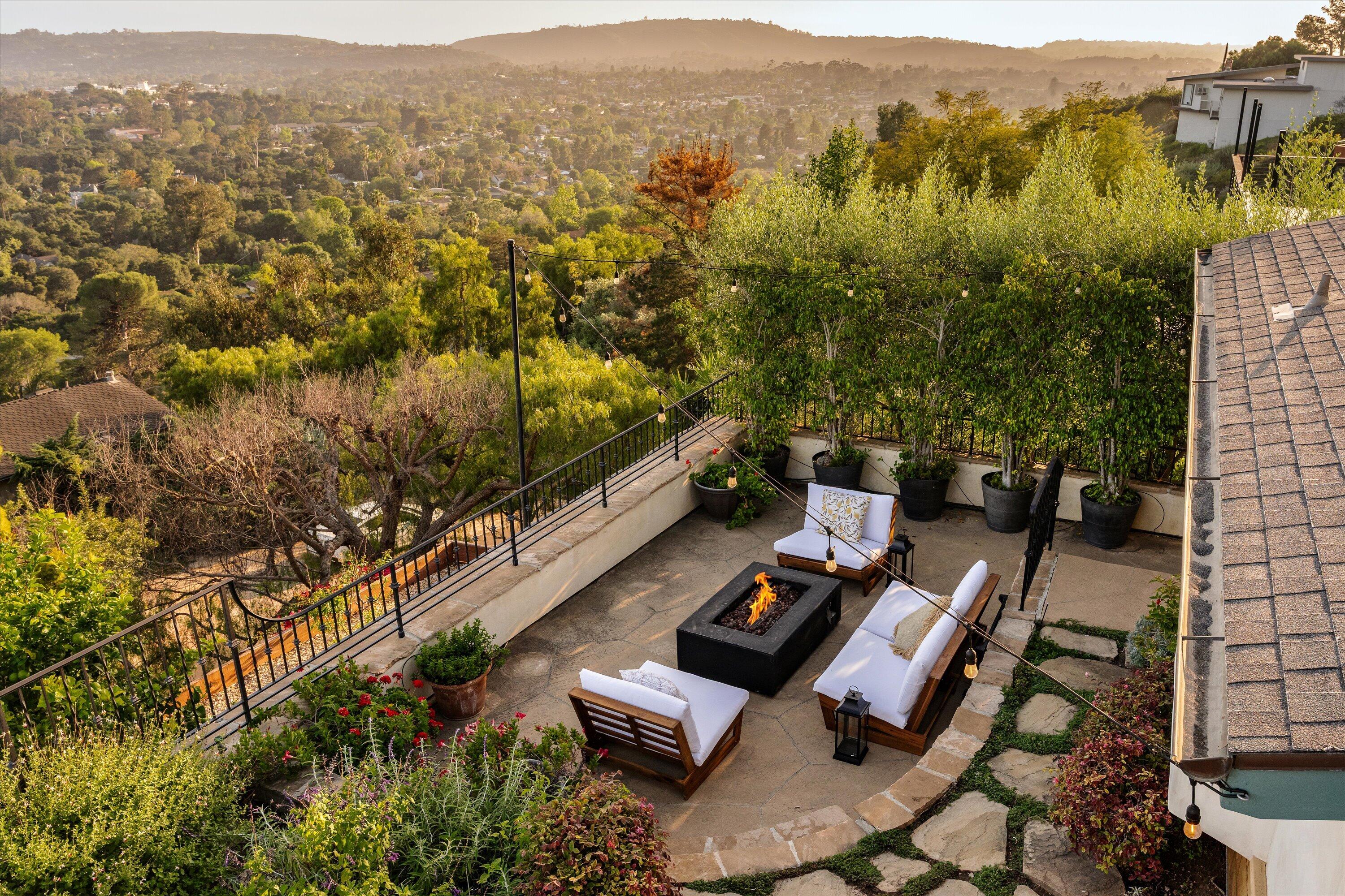2782 Exeter Place Santa Barbara, CA 93105 - Photo 29 of 39 Natural Gas Fire Pit Lounge