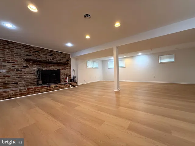 $2,950 | 5410 Queensberry Avenue, Springfield, VA 22151