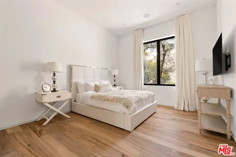 $8,495,000 | 9108 Alanda Place, Beverly Hills, CA 90210