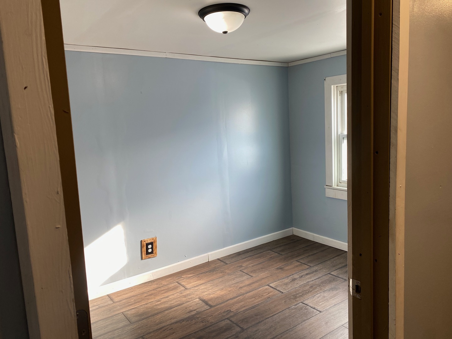 405 6th Street Mendota, IL 61342 - Photo 13 of 21 a view of an empty room