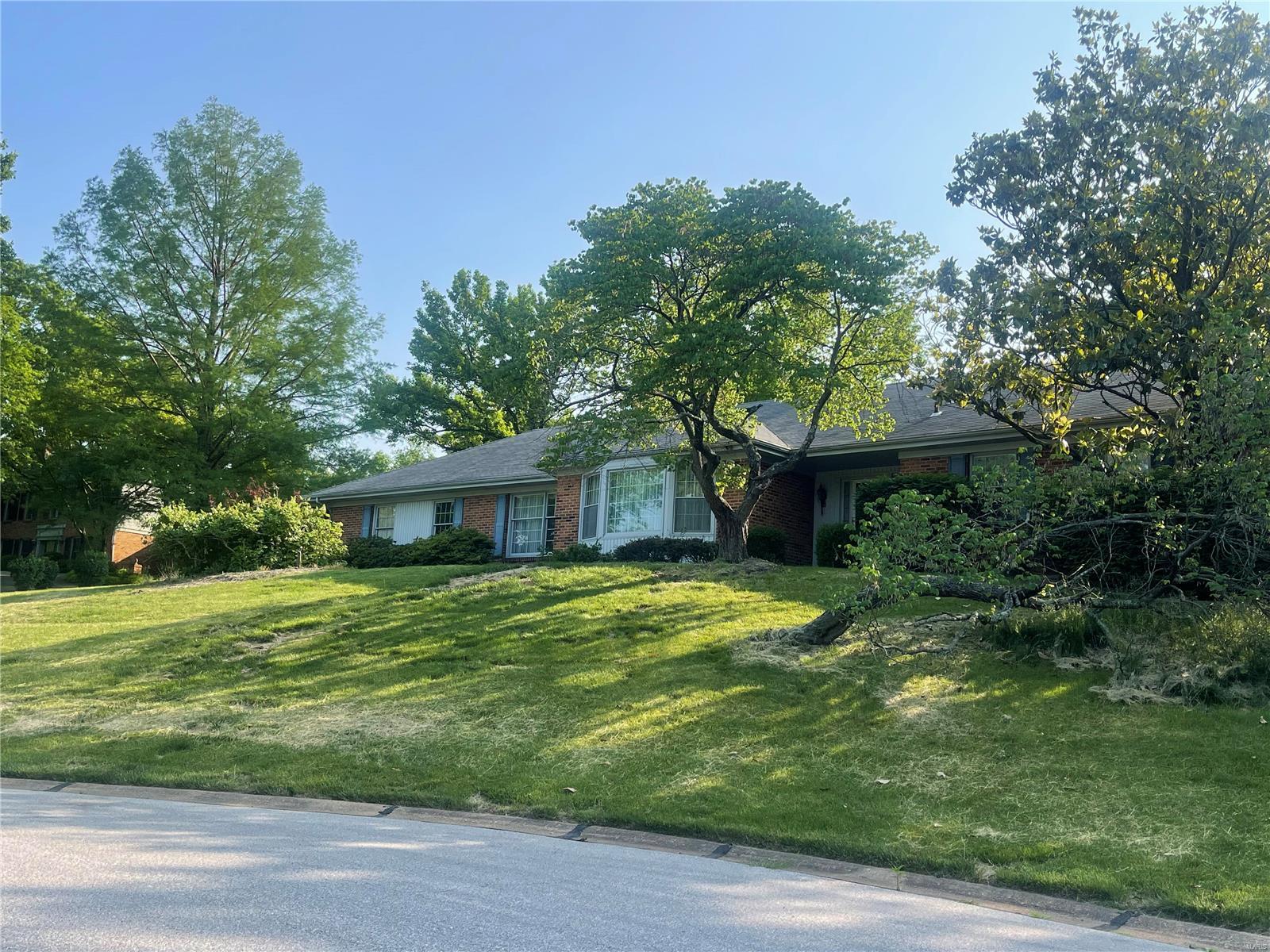 1933 Sturbridge Meadows Road Town and Country, MO 63131 - Photo 2 of 2 Gallery Image 2