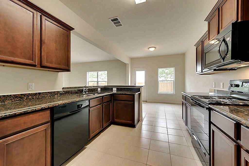 2023 Heath Ridge Lane Rosenberg, TX 77469 - Photo 2 of 8 Gallery Image 2