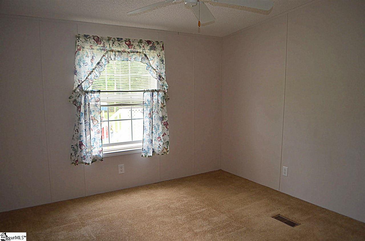 37 Neal Road Taylors, SC 29687 - Photo 14 of 36