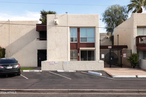 $165,000 | 3828 North 32nd Street, Unit 104, Phoenix, AZ 85018
