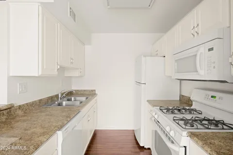 $165,000 | 3828 North 32nd Street, Unit 104, Phoenix, AZ 85018