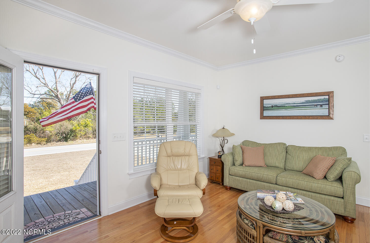 661 Tuttles Grove Road Beaufort, NC 28516 - Photo 14 of 35 Living room