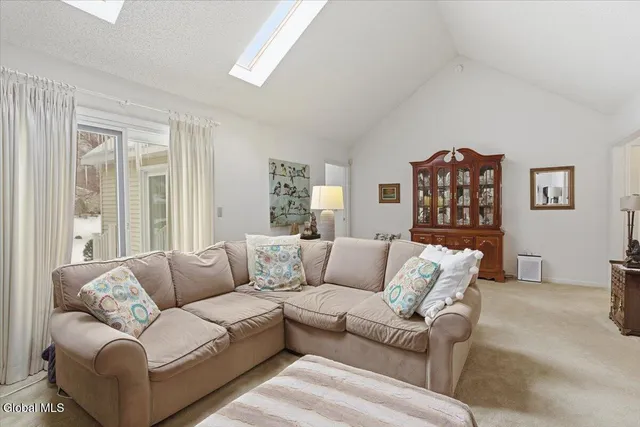 $397,000 | 22 Loudonwood East, Colonie, NY 12211