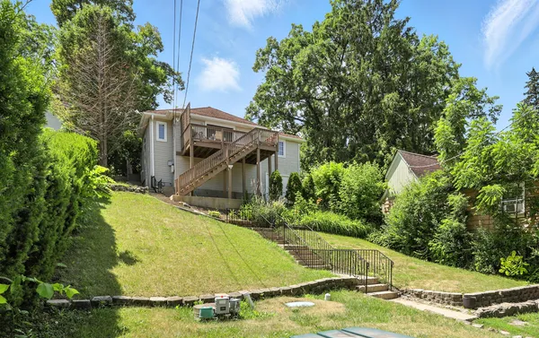 $329,000 | 28629 West Ravine Drive, Barrington, IL 60010