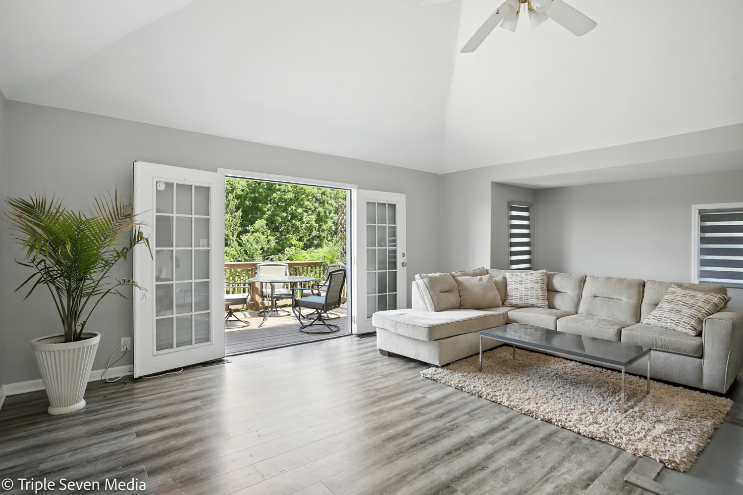 28629 West Ravine Drive Barrington, IL 60010 - Photo 4 of 33