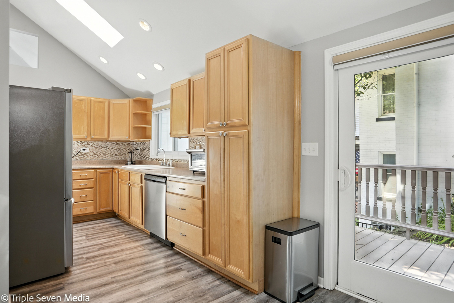 28629 West Ravine Drive Barrington, IL 60010 - Photo 8 of 33