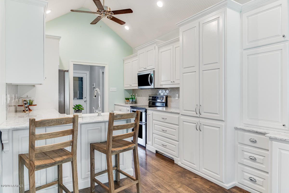 104 Spring Lake Circle Lafayette, LA 70508 - Photo 8 of 21