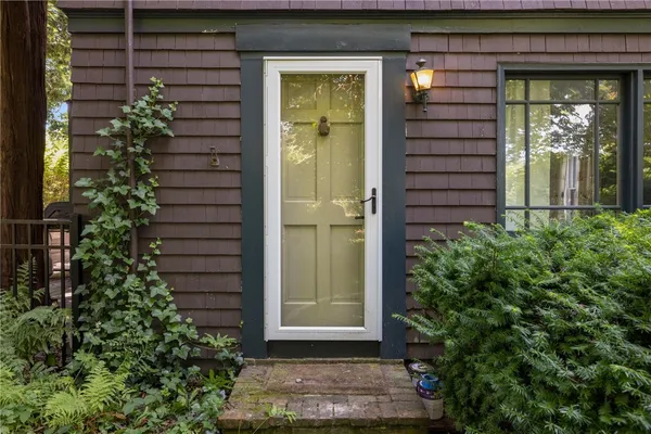 $3,000 | 37 Concord Drive, Middletown, RI 02842