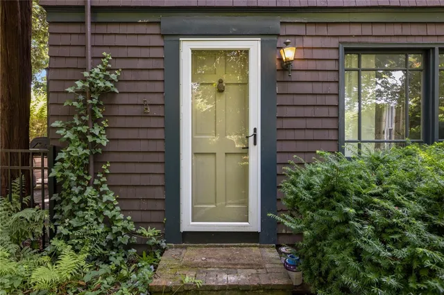 $3,000 | 37 Concord Drive, Middletown, RI 02842