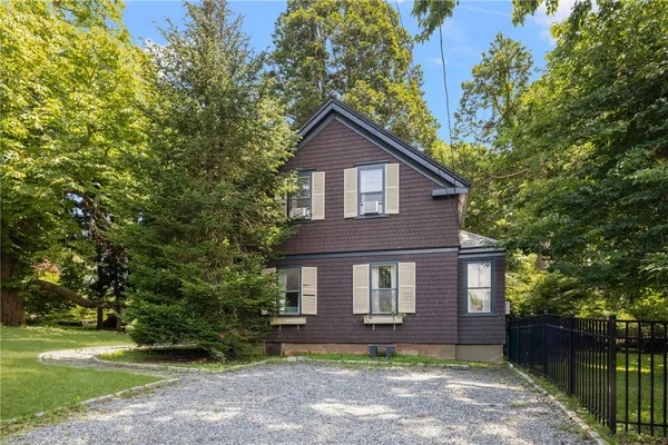 $3,000 | 37 Concord Drive, Middletown, RI 02842