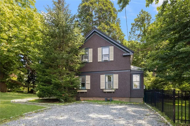 $3,000 | 37 Concord Drive, Middletown, RI 02842