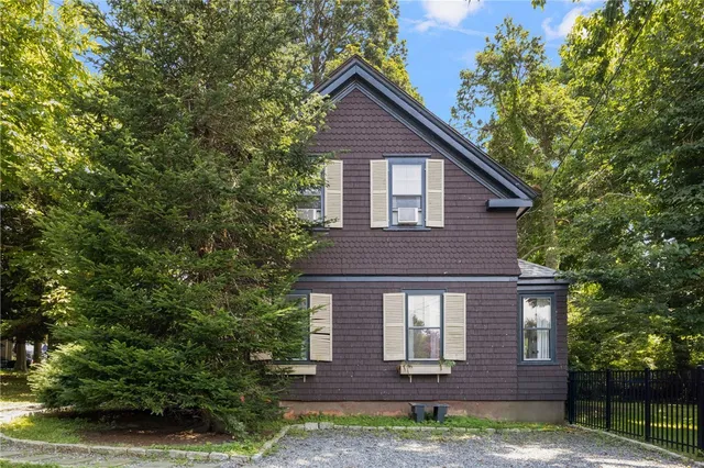 $3,000 | 37 Concord Drive, Middletown, RI 02842