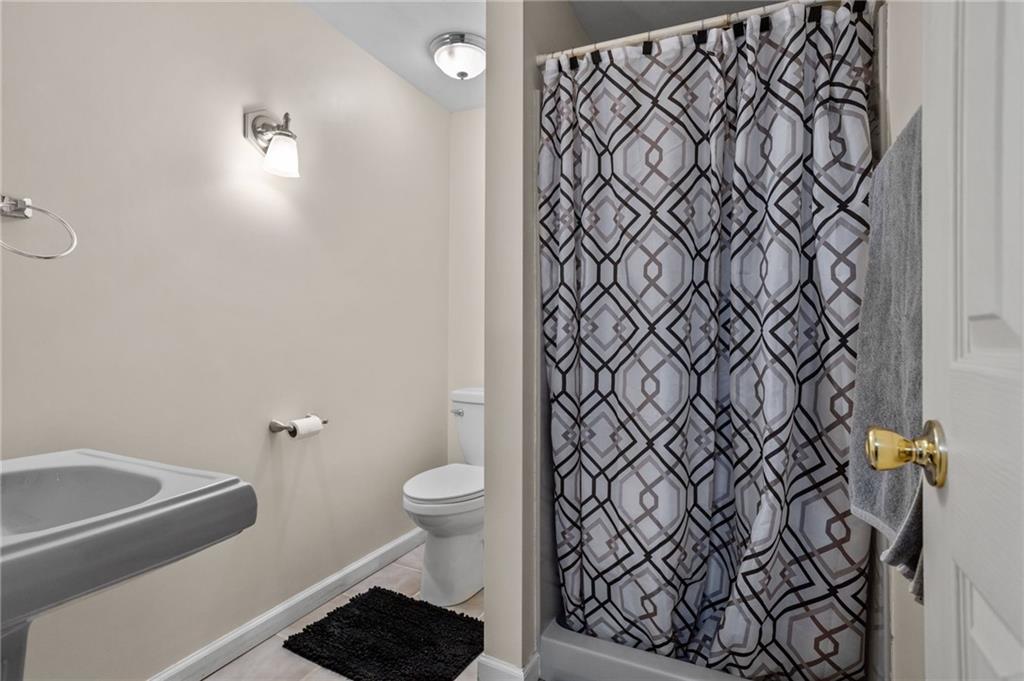 113 Evergreen Road Trafford, PA 15085 - Photo 12 of 30 Bath 1