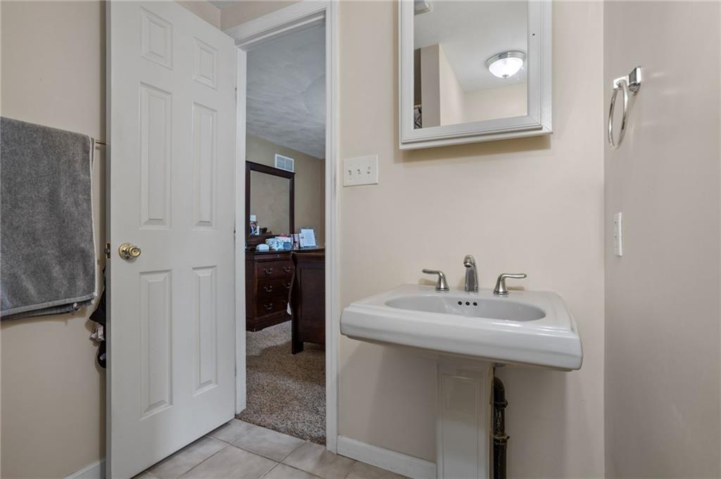 113 Evergreen Road Trafford, PA 15085 - Photo 13 of 30 Bath1