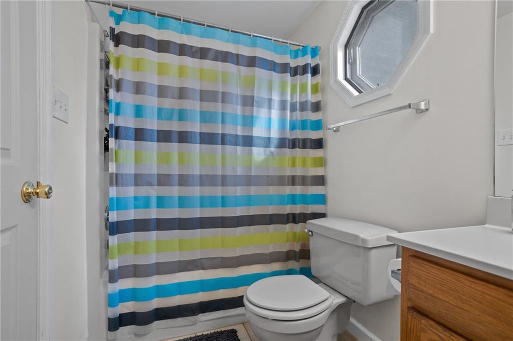 113 Evergreen Road Trafford, PA 15085 - Photo 15 of 30 Bath2