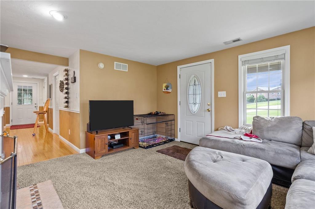 113 Evergreen Road Trafford, PA 15085 - Photo 19 of 30 Living Room