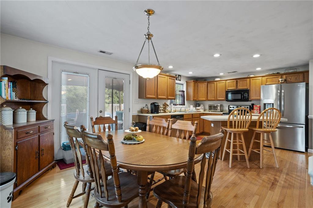 113 Evergreen Road Trafford, PA 15085 - Photo 21 of 30 Eat in Kitchen