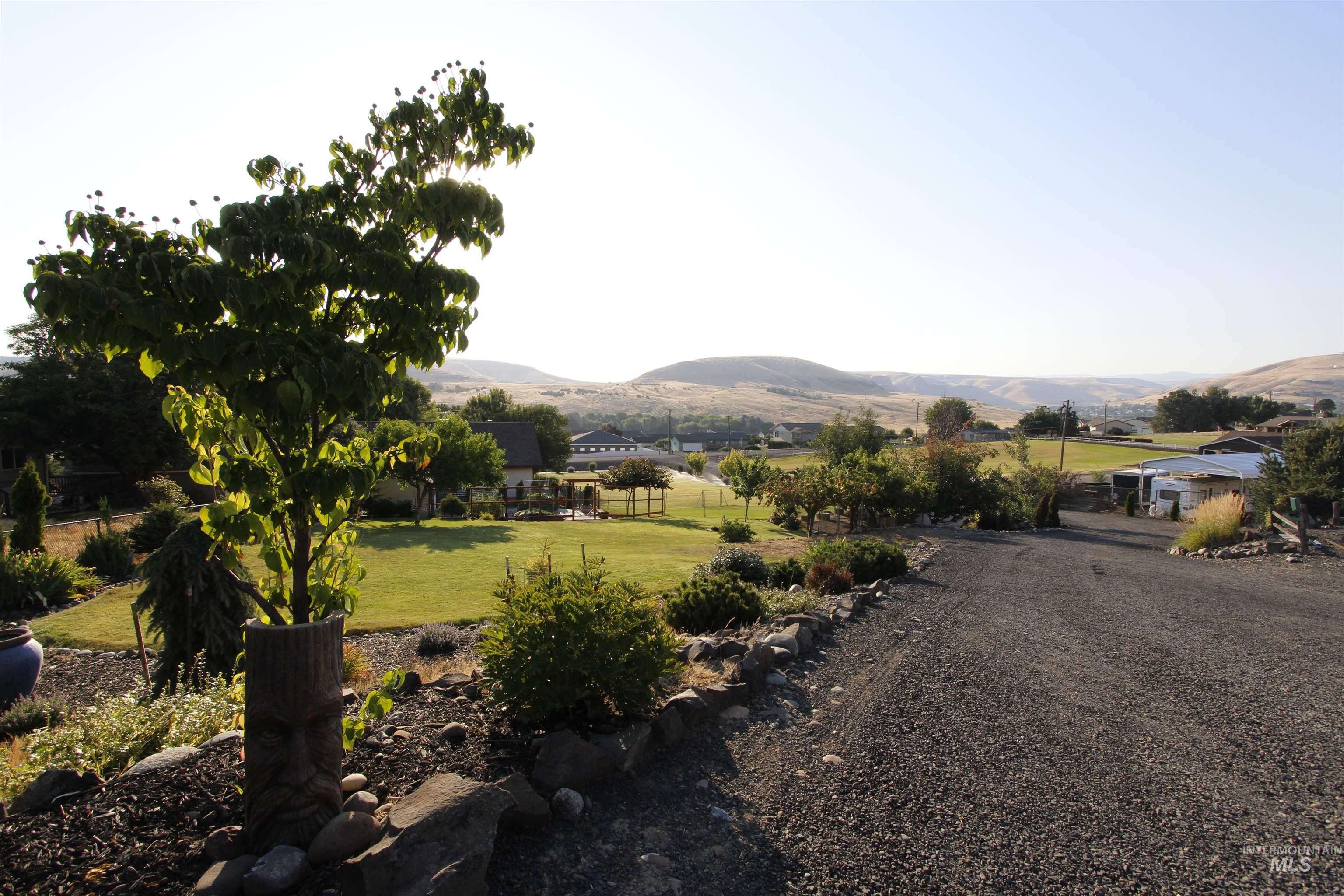 3350 Clemans Road Clarkston, WA 99403 - Photo 39 of 50 View of mountain backdrop with rural landscape