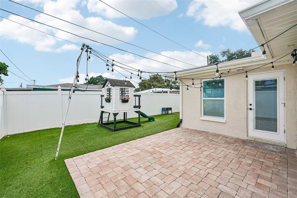 9725 48th Place North St. Petersburg, FL 33708 - Photo 37 of 51