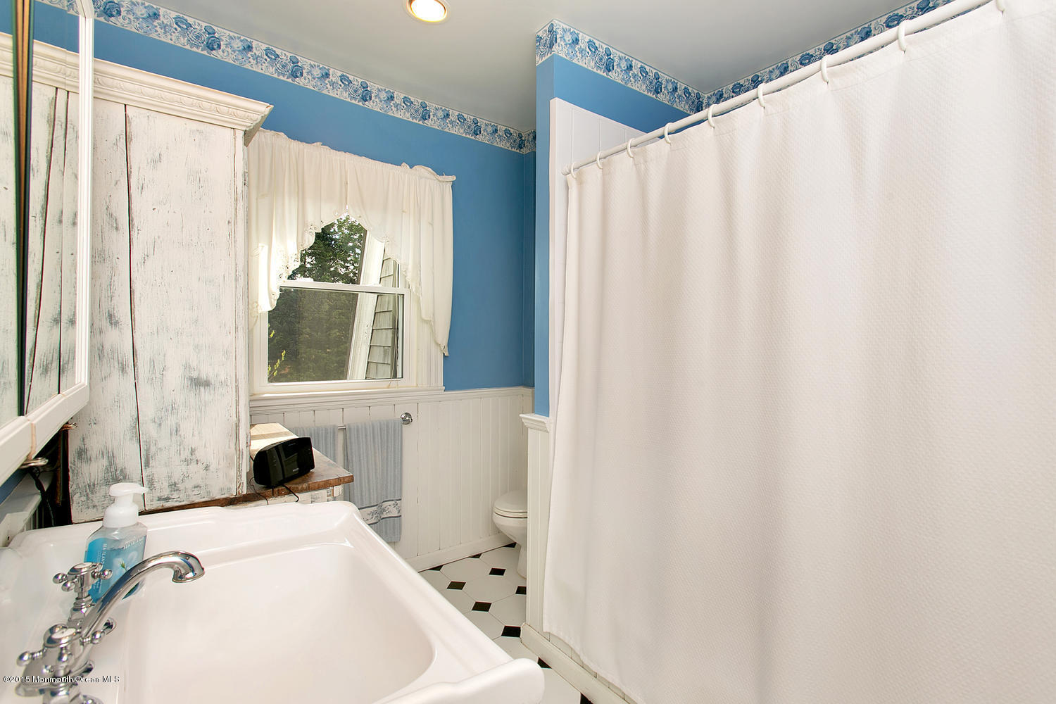 33 River Road Rumson, NJ 07760 - Photo 20 of 31 One of Three Bathrooms
