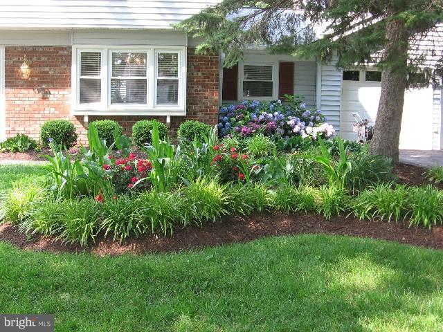 13206 Poplar Tree Road Fairfax, VA 22033 - Photo 16 of 24 Beautiful garden area