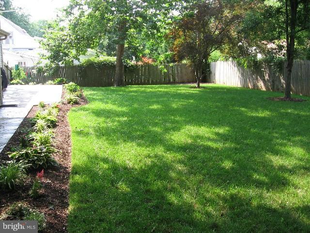 13206 Poplar Tree Road Fairfax, VA 22033 - Photo 19 of 24 Large back yard