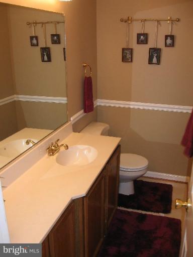 13206 Poplar Tree Road Fairfax, VA 22033 - Photo 9 of 24 Main level half bath