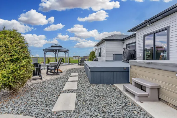 $689,000 | 2276 14th Street West, West Fargo, ND 58078
