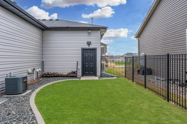 $689,000 | 2276 14th Street West, West Fargo, ND 58078
