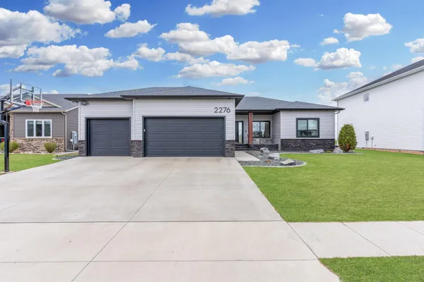 $689,000 | 2276 14th Street West, West Fargo, ND 58078