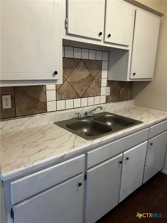 $850 | 710 East Baxter Street, Unit A, Seguin, TX 78155