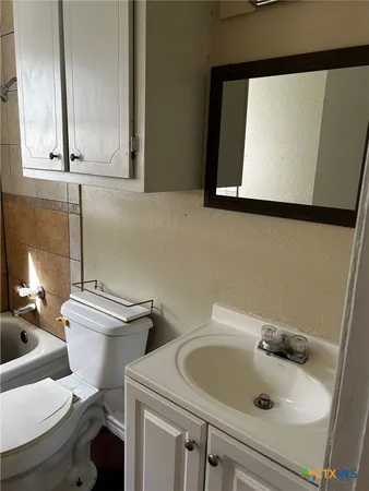 $850 | 710 East Baxter Street, Unit A, Seguin, TX 78155