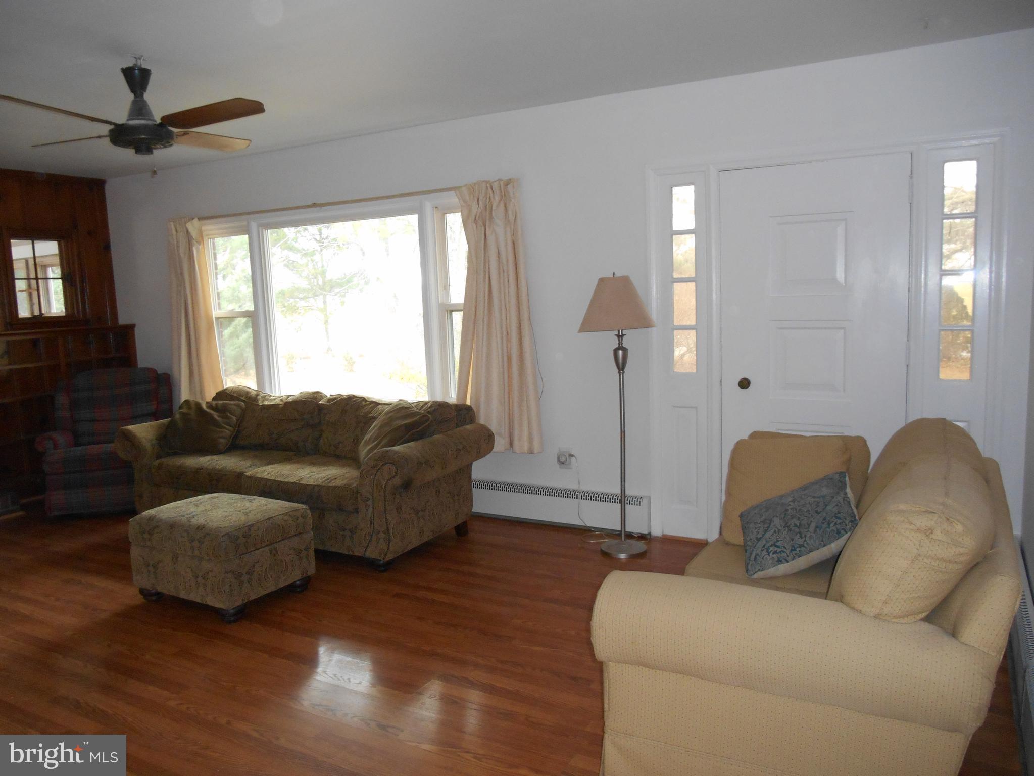 10015 New Bridge Road Denton, MD 21629 - Photo 14 of 30 Living Room