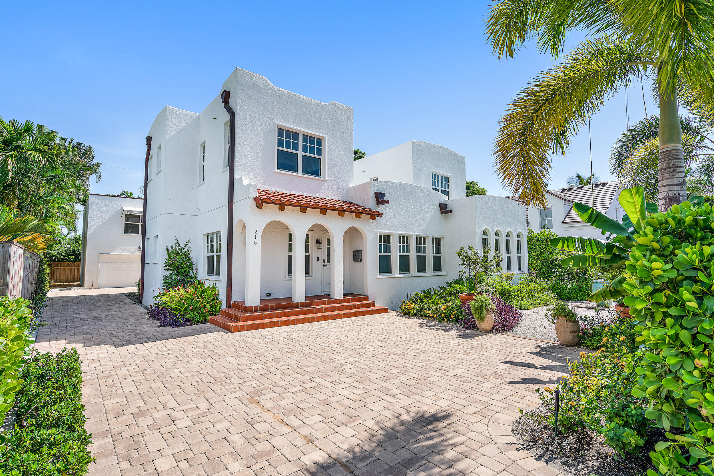 215 Pilgrim Rd-21